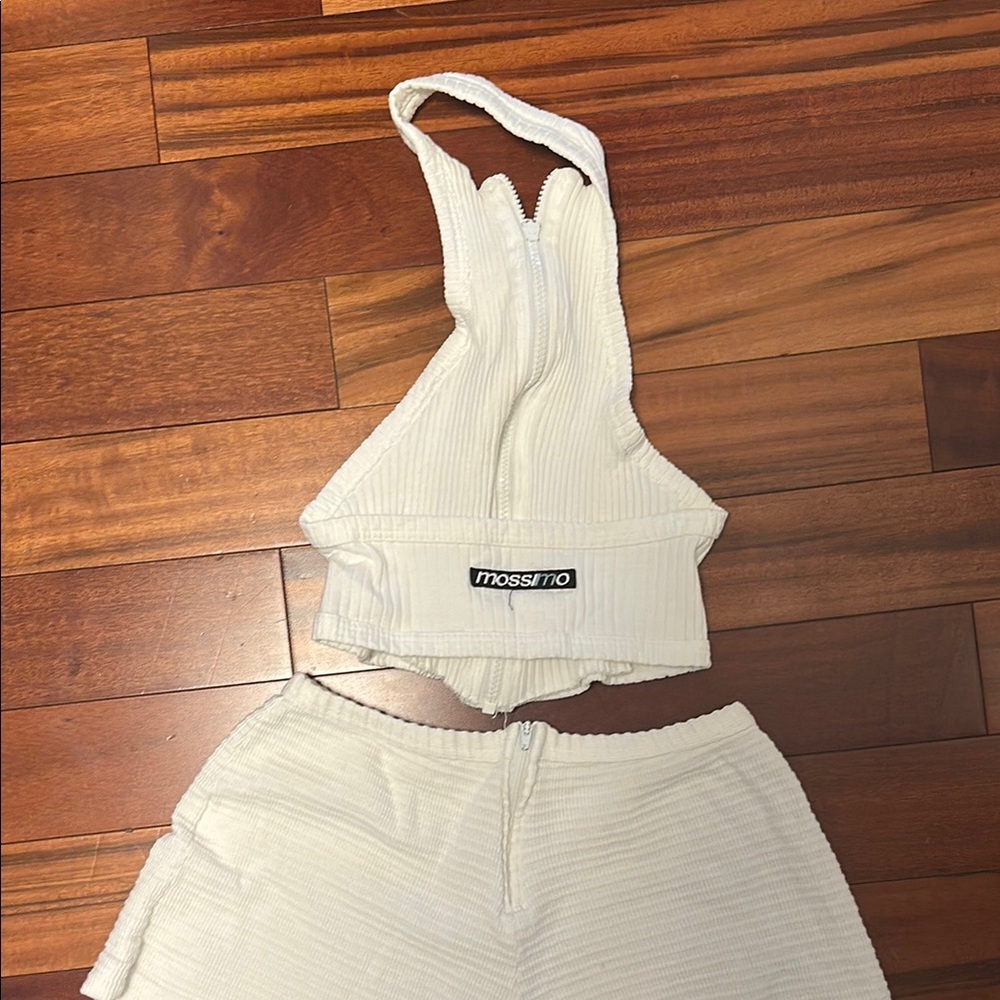 White Ribbed Apparel with Logo Patch - Picture 4 of 5